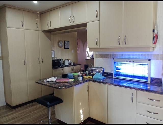 3 BEDROOM FREESTANDING FOR SALE IN ALLANDALE